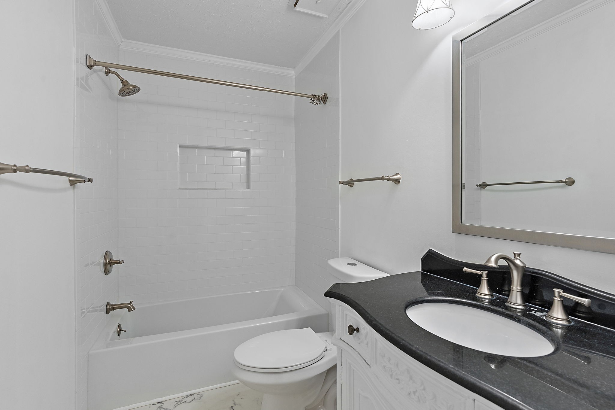121 Highland Villa Dr
