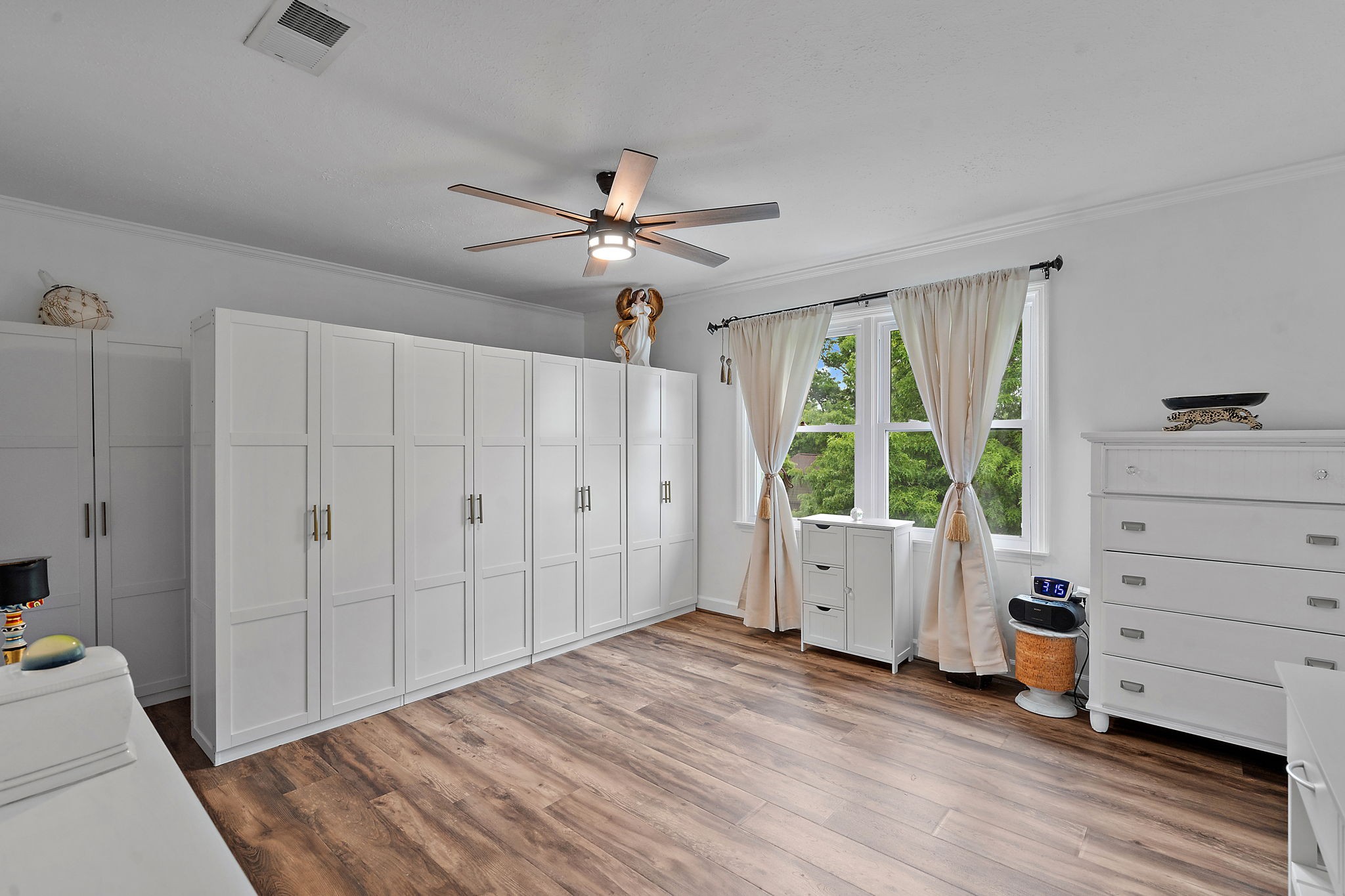 121 Highland Villa Dr