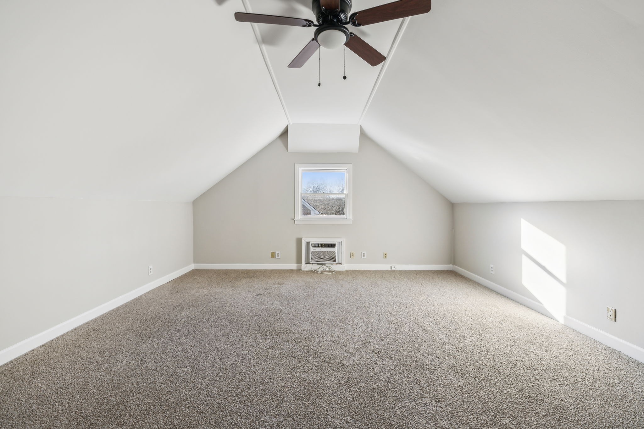 718 Princess Ct