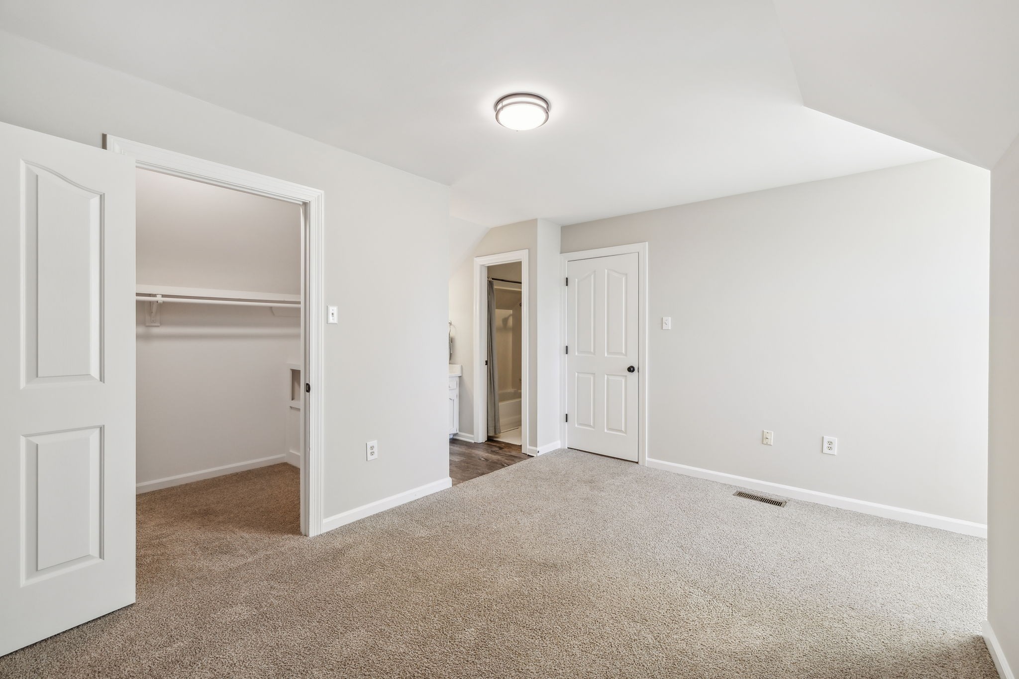 718 Princess Ct