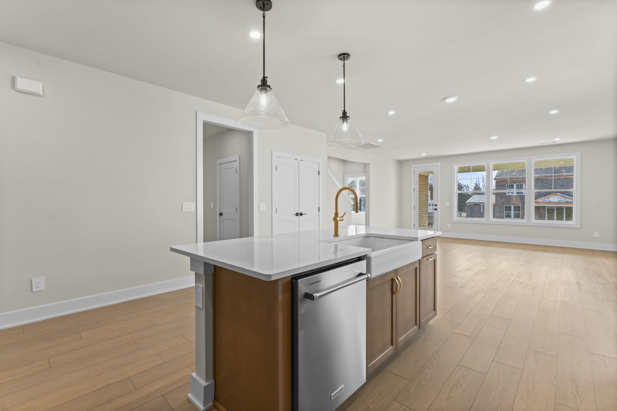 829 Silva Loop, N