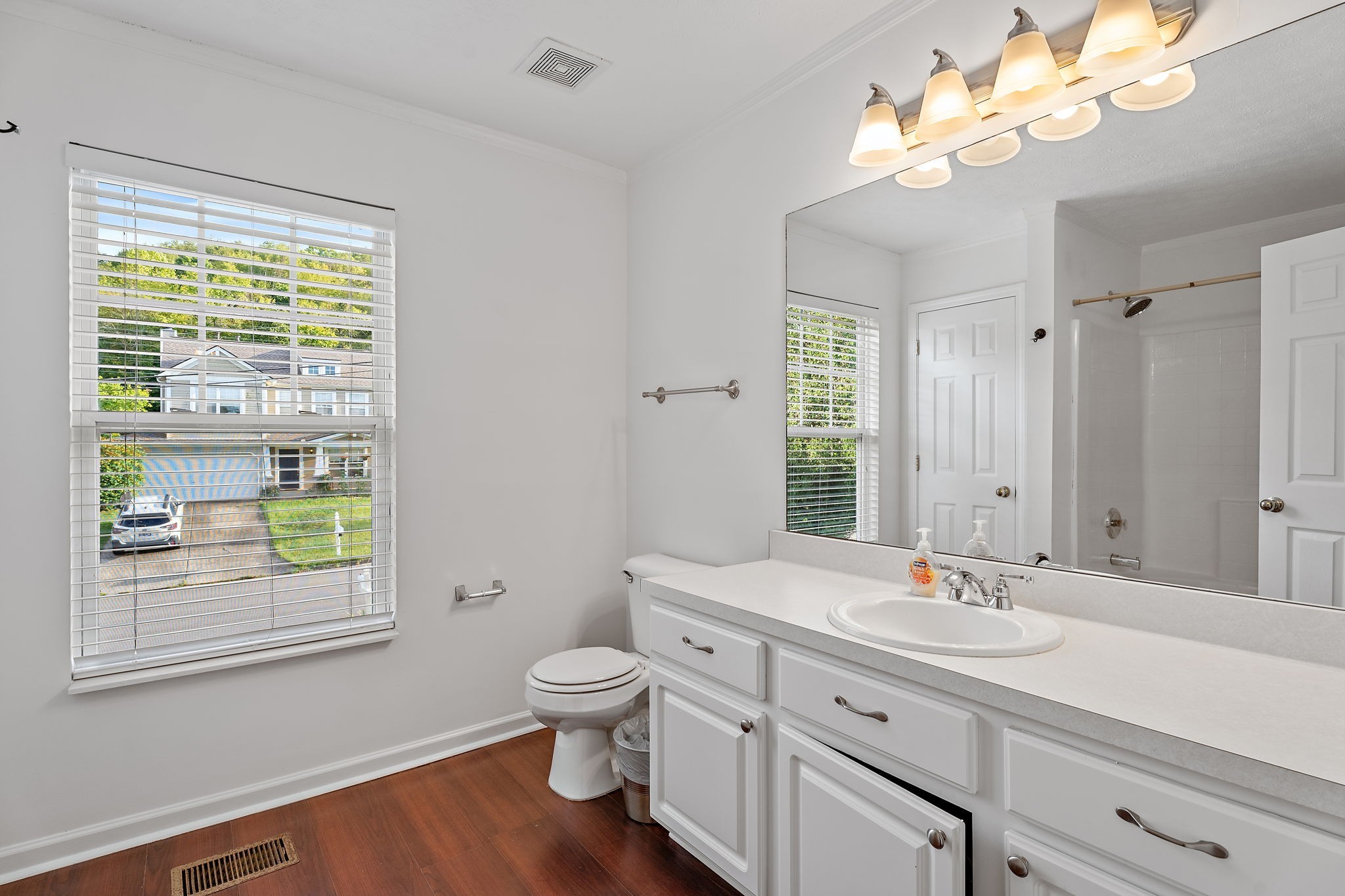 7105 Commonwealth Circle