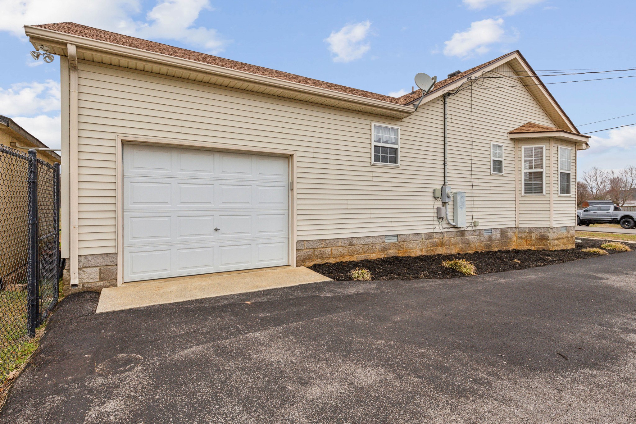 131 W McGuire St