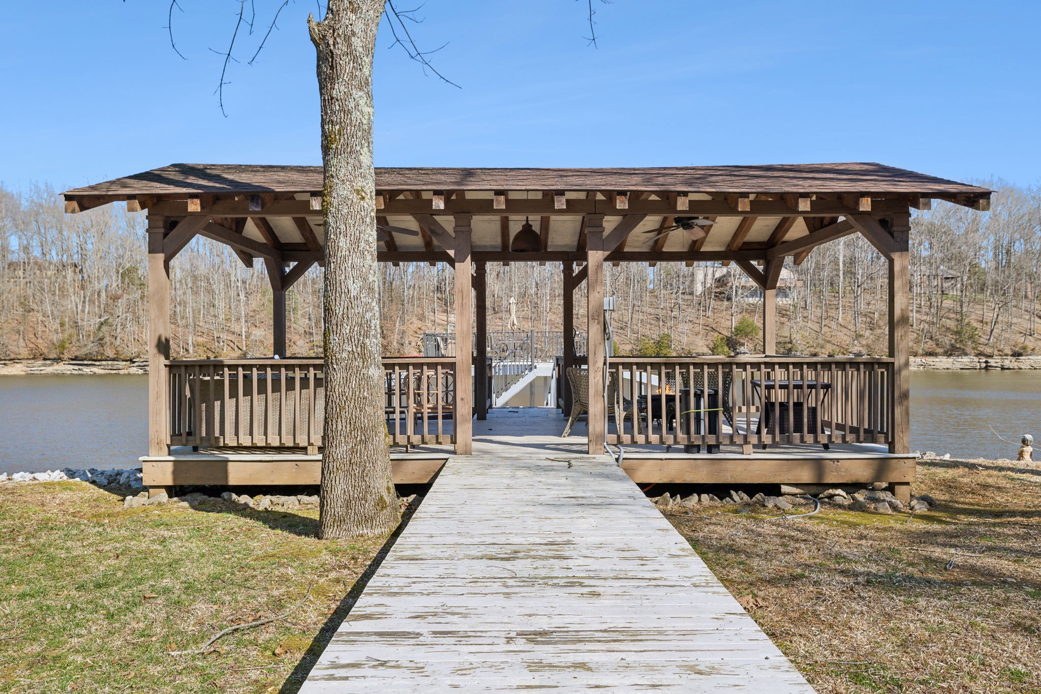 340 Hillwood Dr