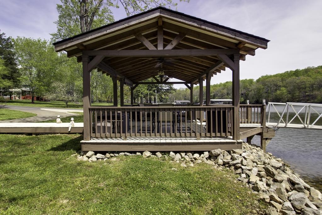340 Hillwood Dr