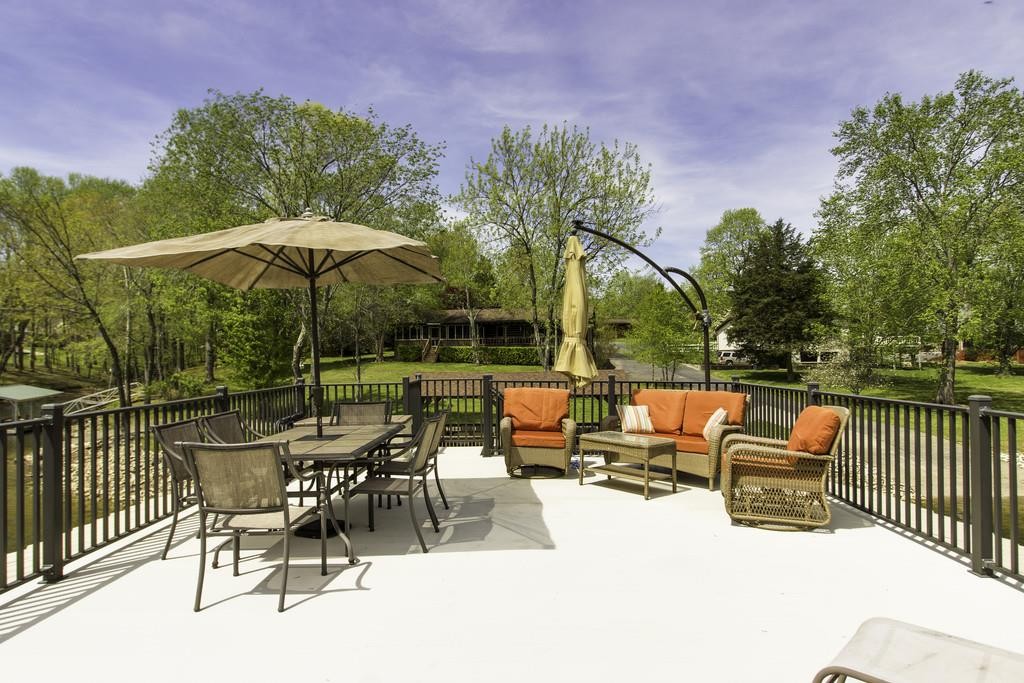 340 Hillwood Dr
