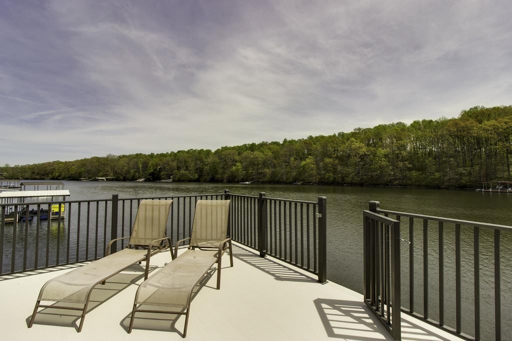 340 Hillwood Dr