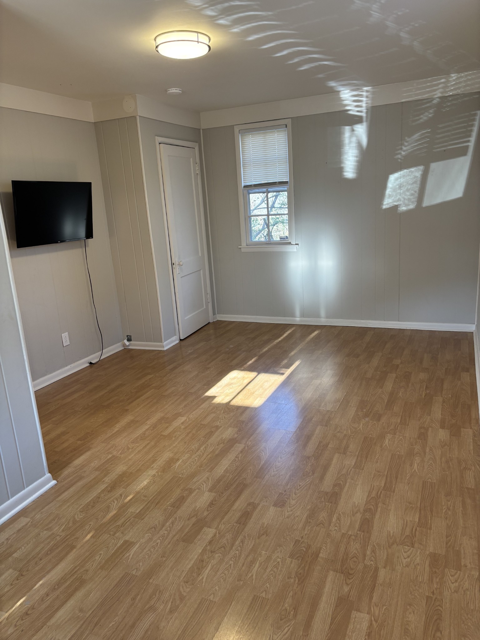 206 Elmington Ave Unit: Carriage House