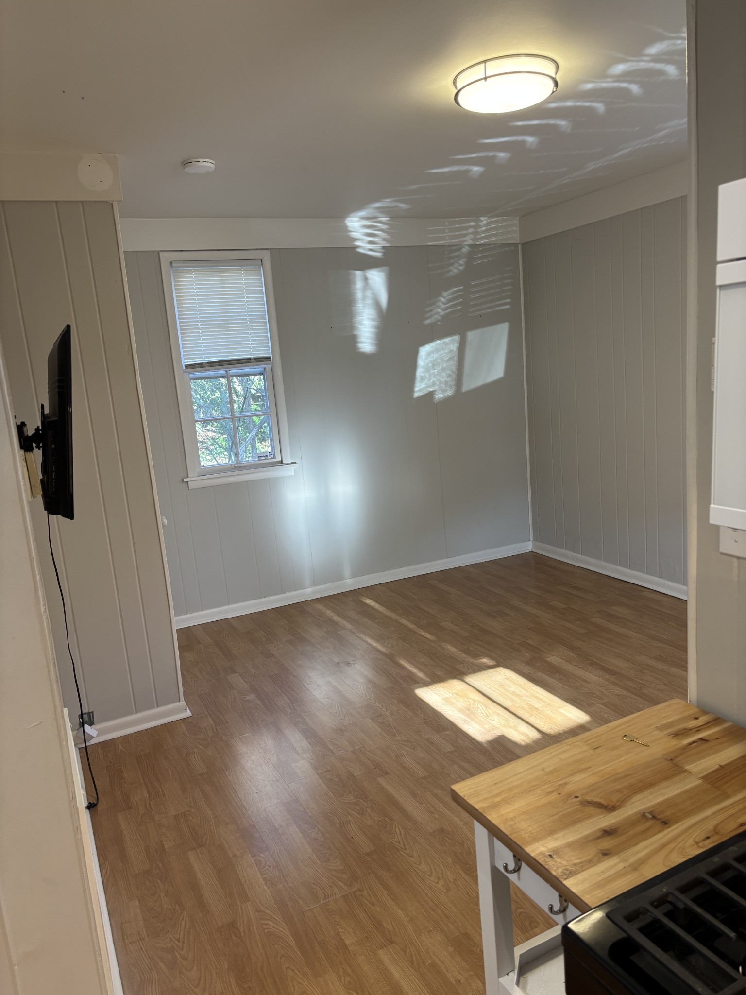 206 Elmington Ave Unit: Carriage House