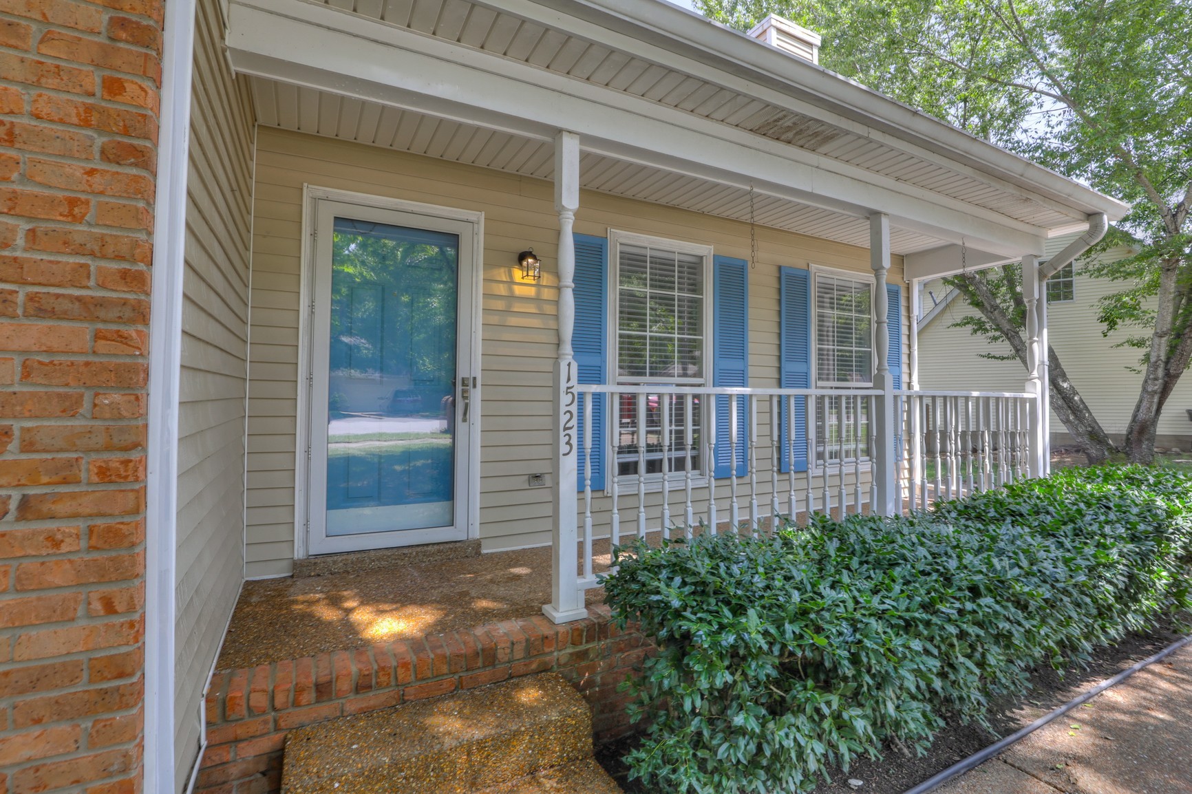 1523 Birchwood Cir