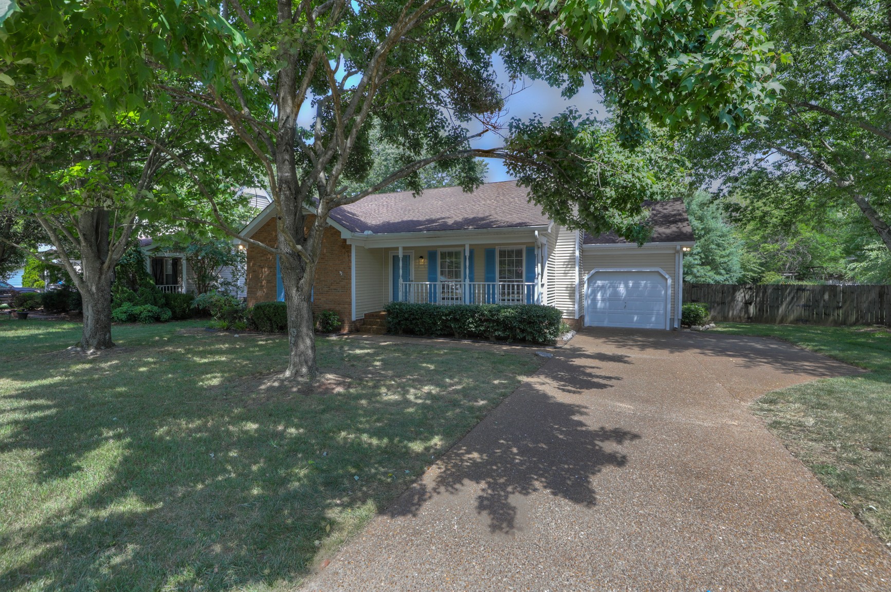 1523 Birchwood Cir