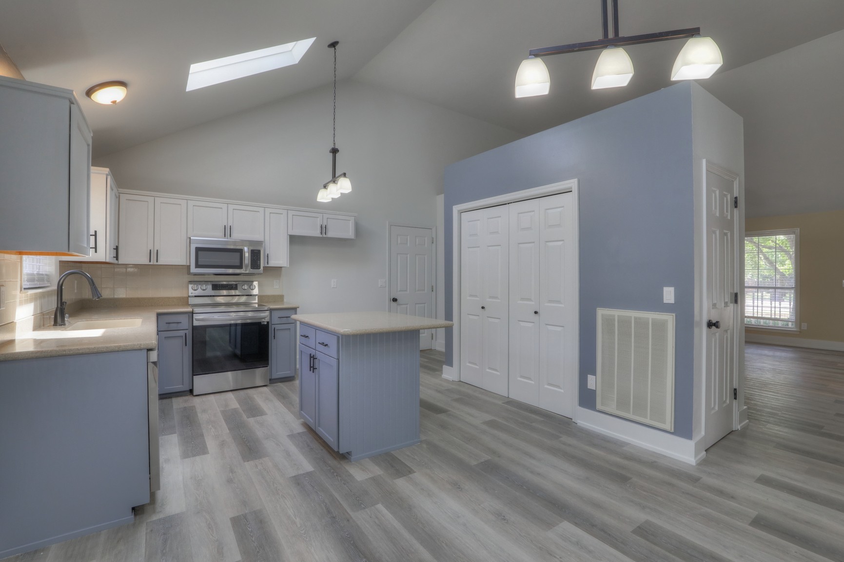 1523 Birchwood Cir
