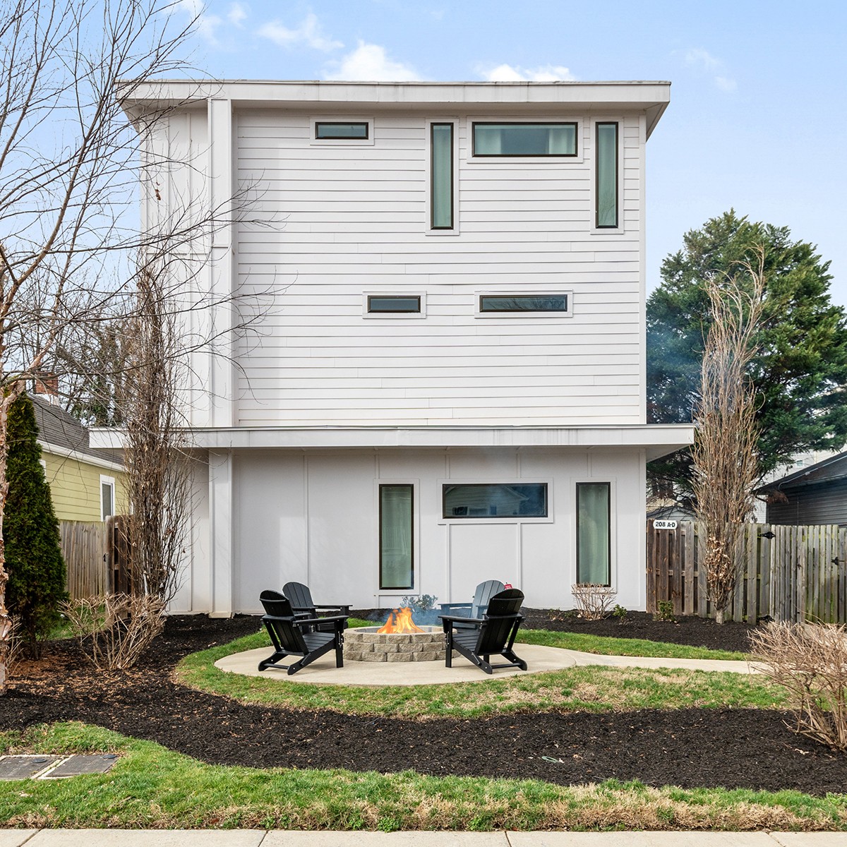 208D Myrtle St