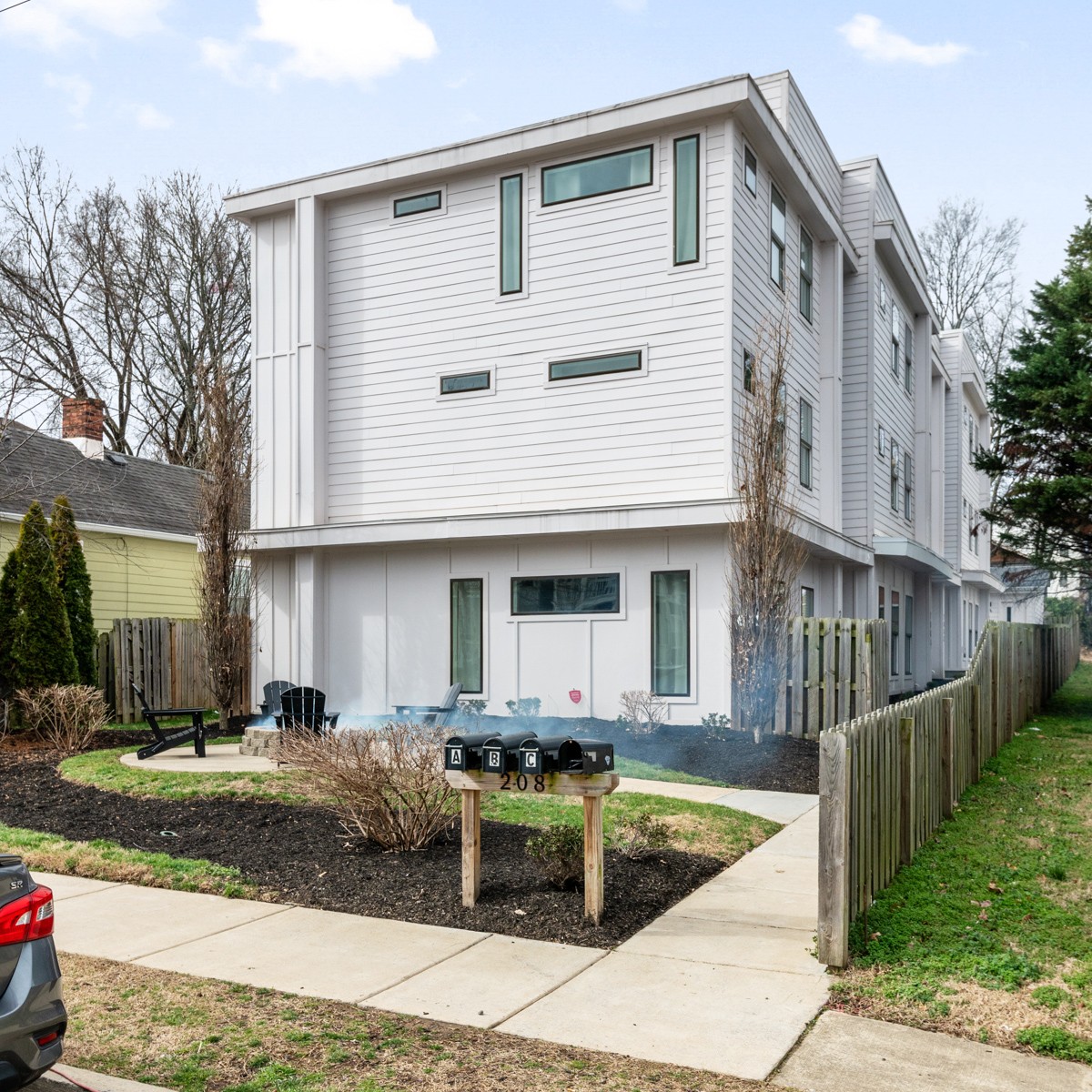 208D Myrtle St