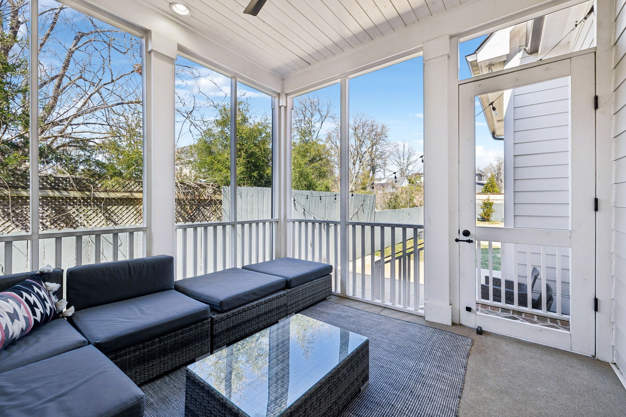 1008B Grandview Dr