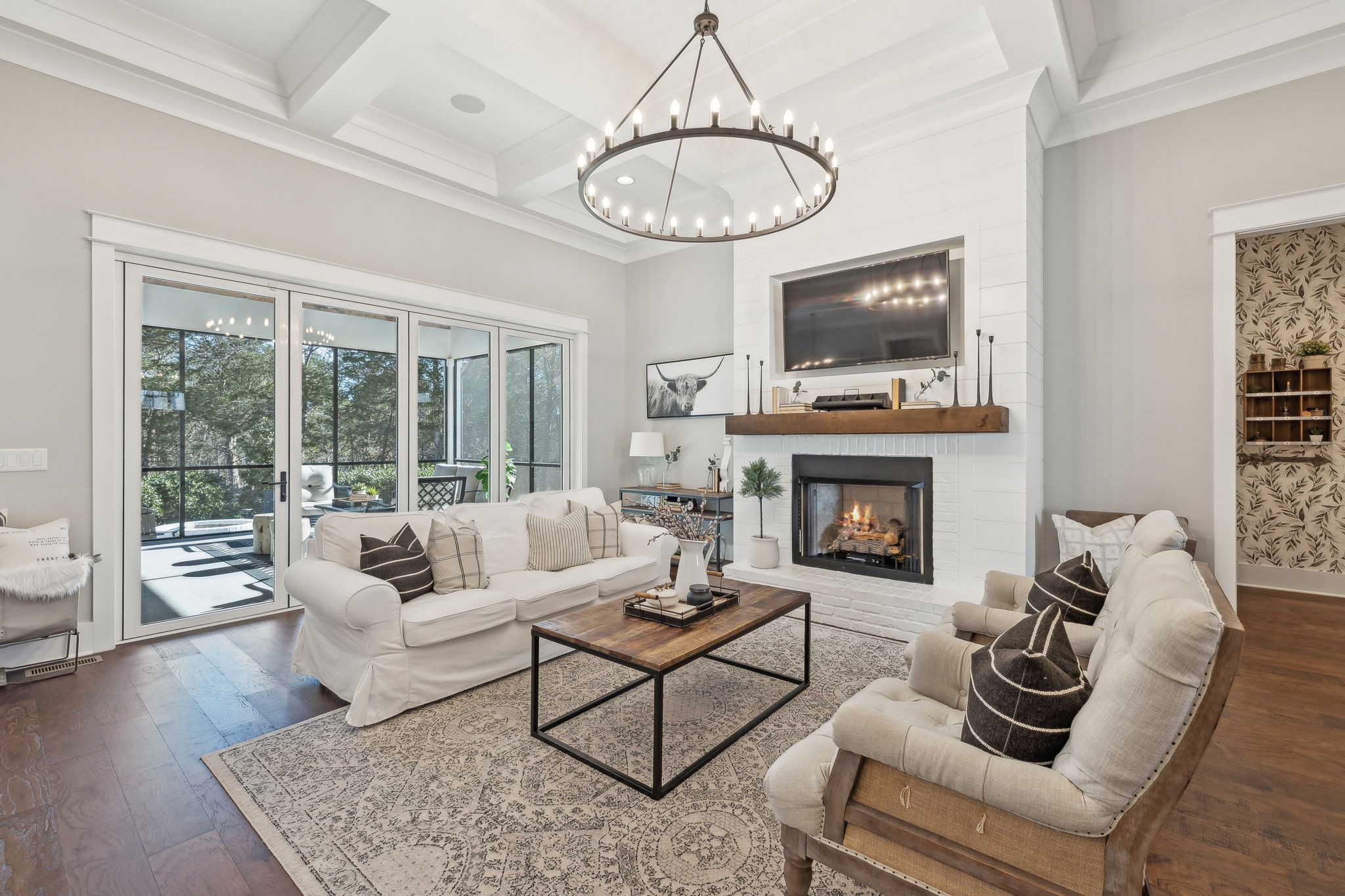 617 Twin View Dr