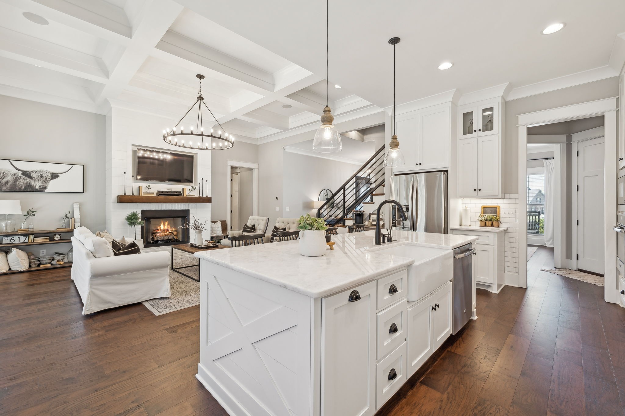 617 Twin View Dr