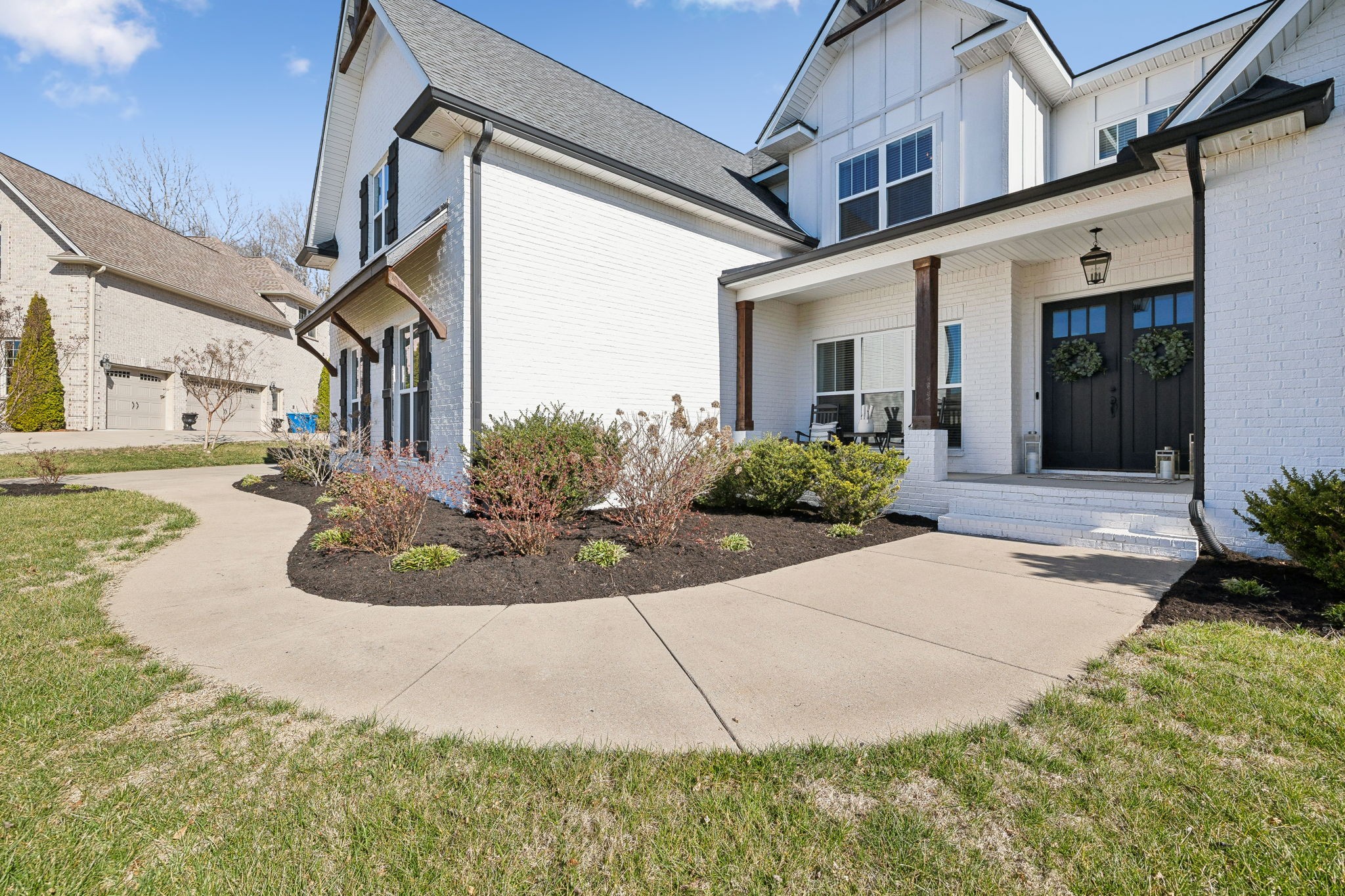 617 Twin View Dr