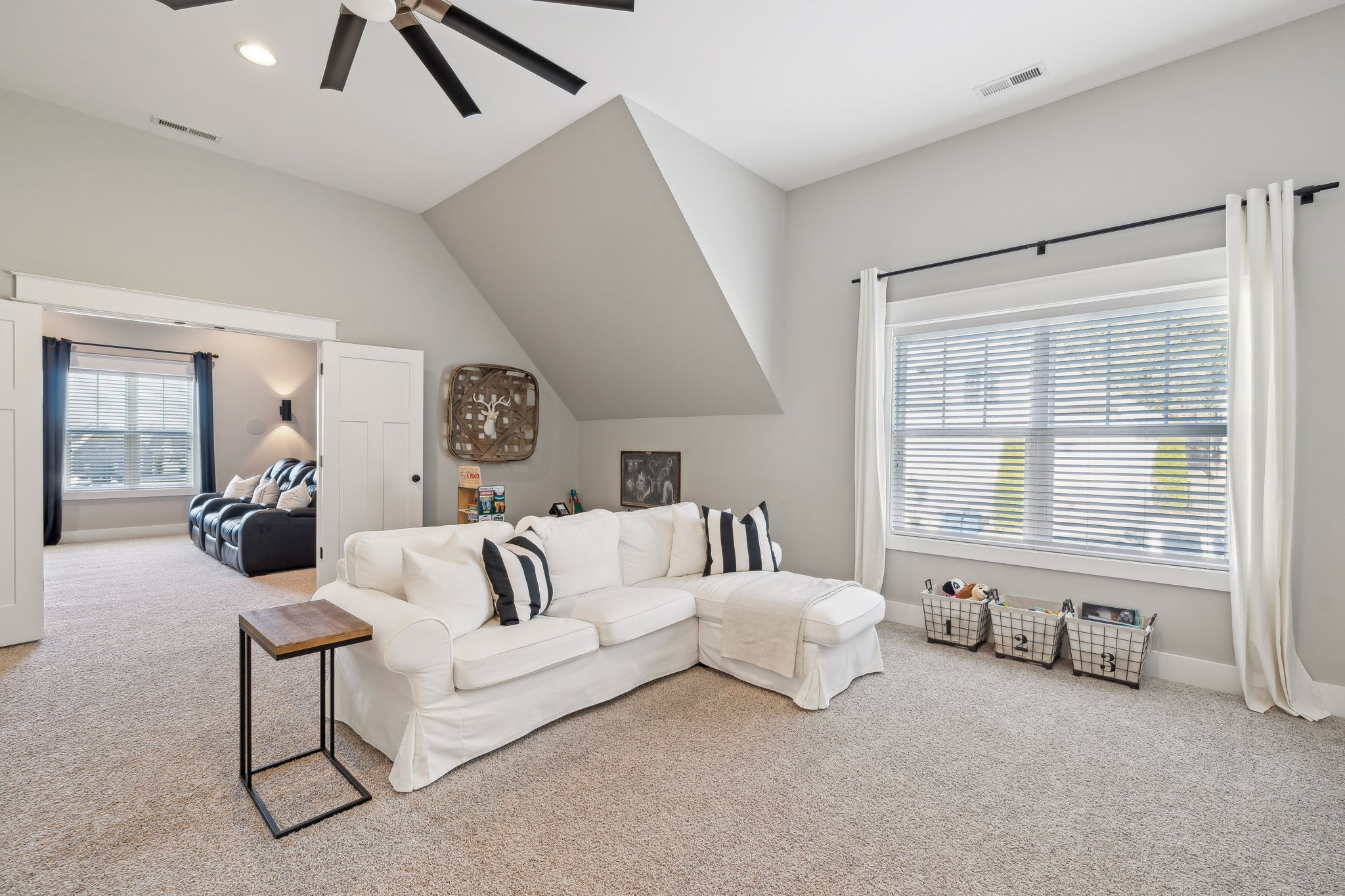 617 Twin View Dr