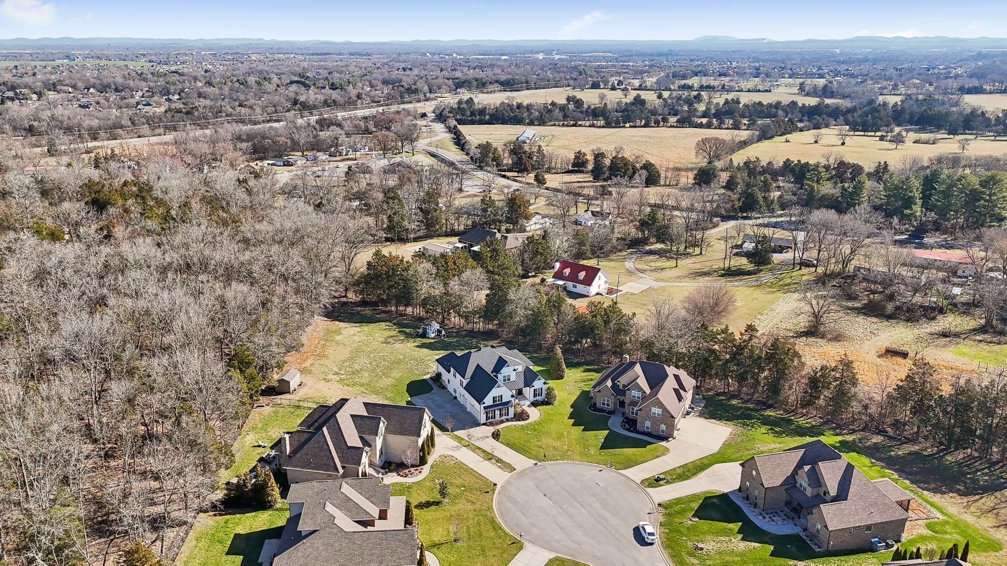 617 Twin View Dr