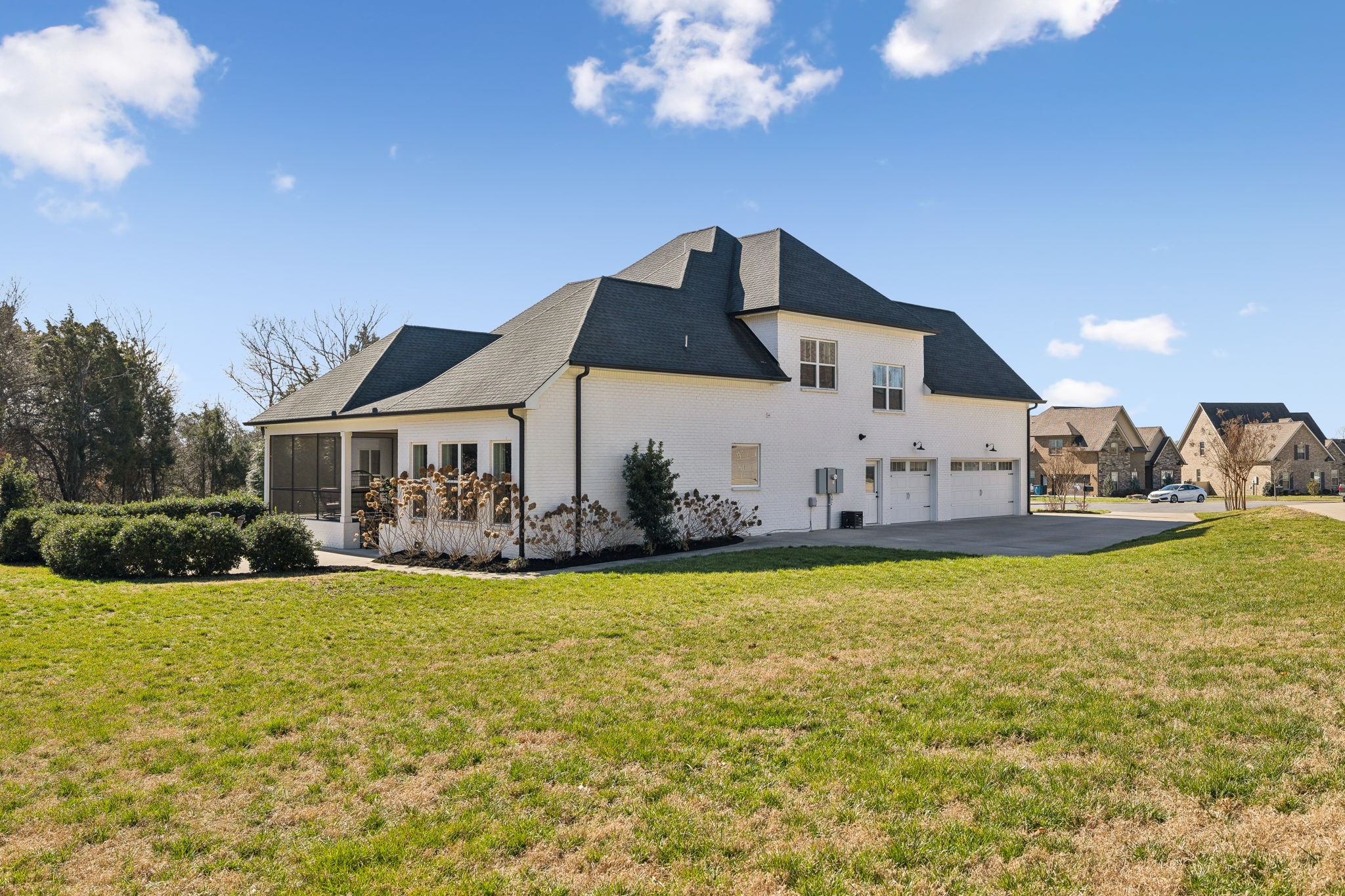 617 Twin View Dr