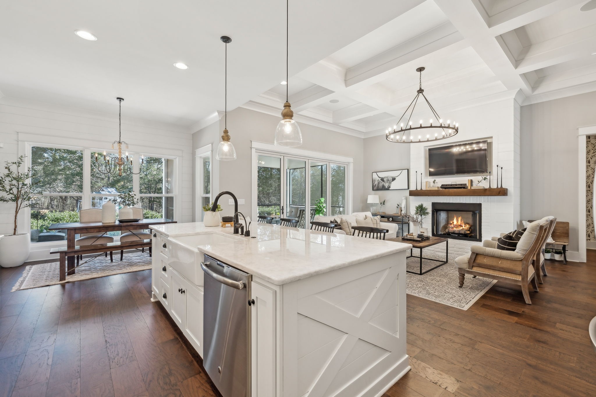617 Twin View Dr