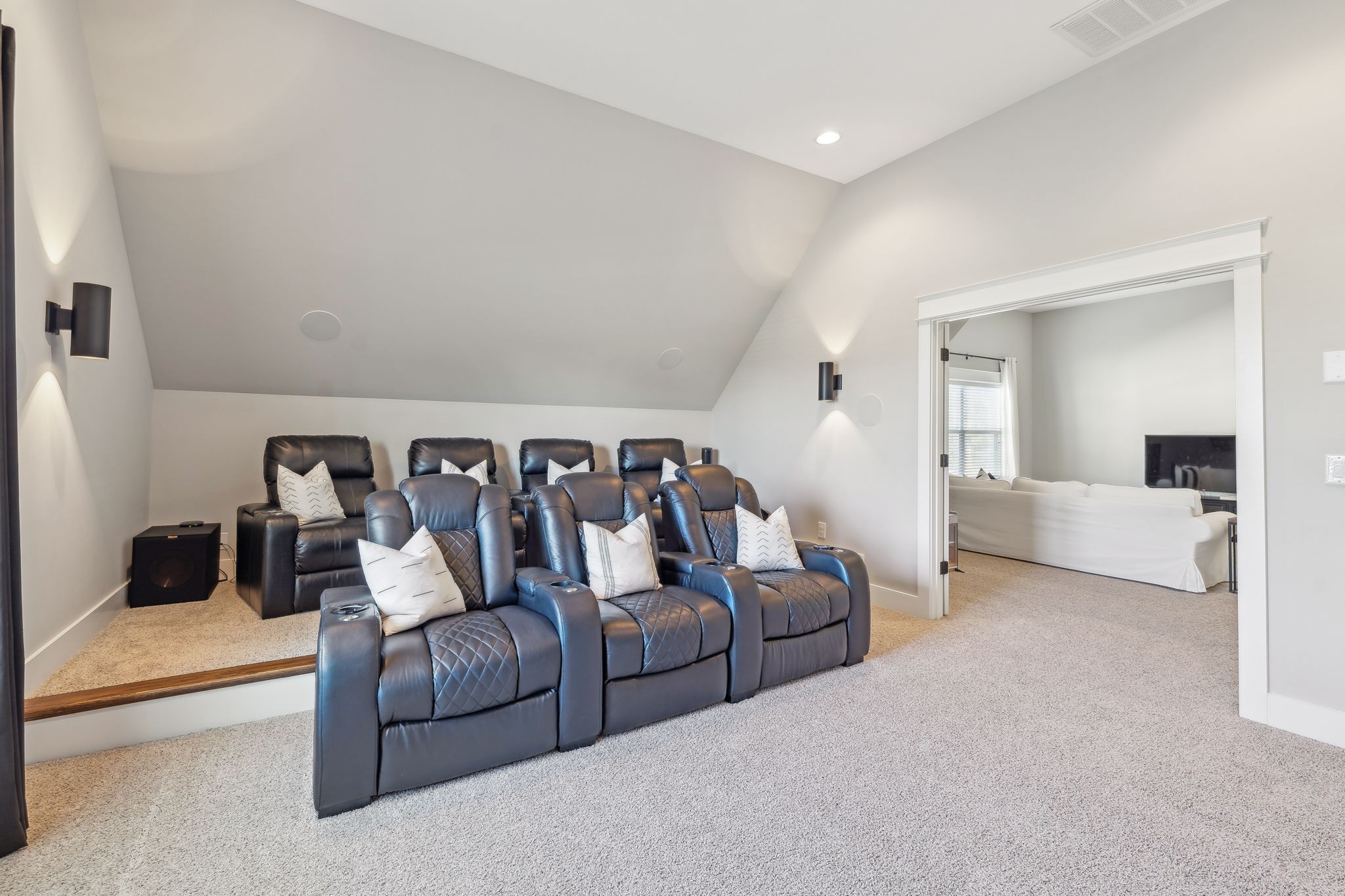 617 Twin View Dr