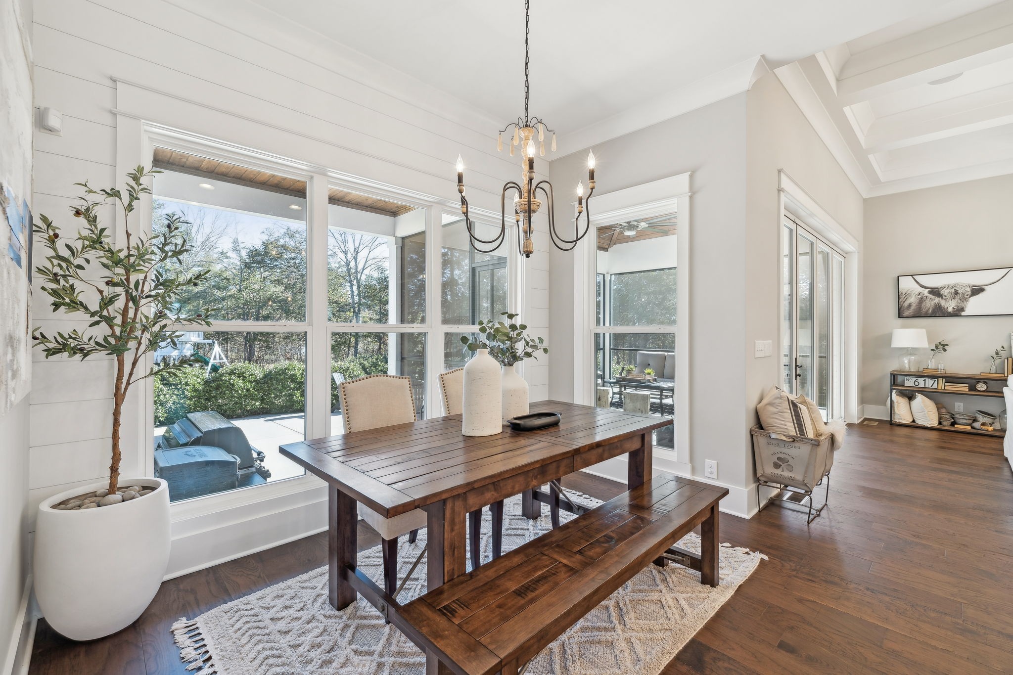 617 Twin View Dr