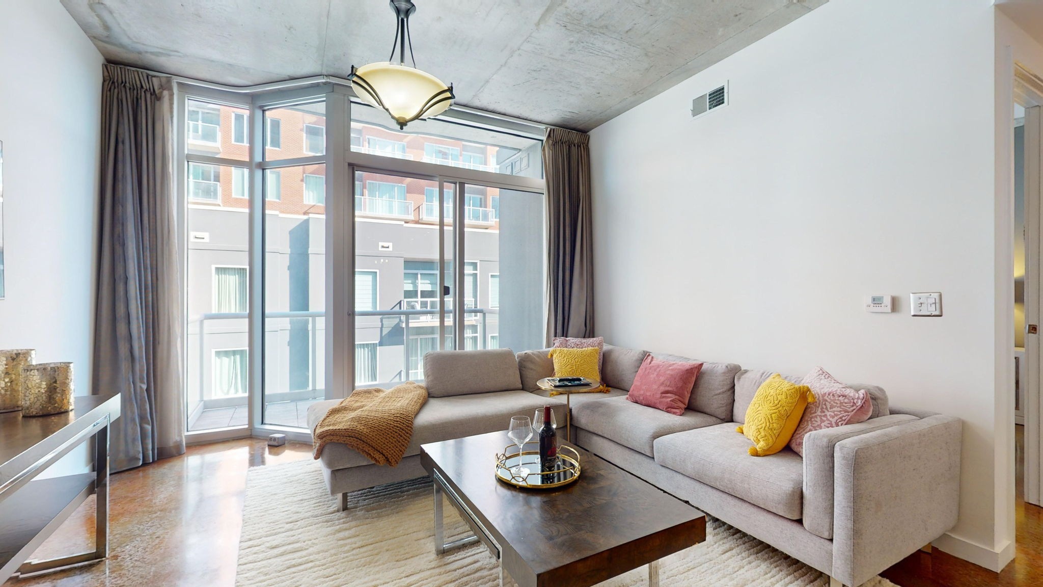 600 12th Ave S Unit: 817