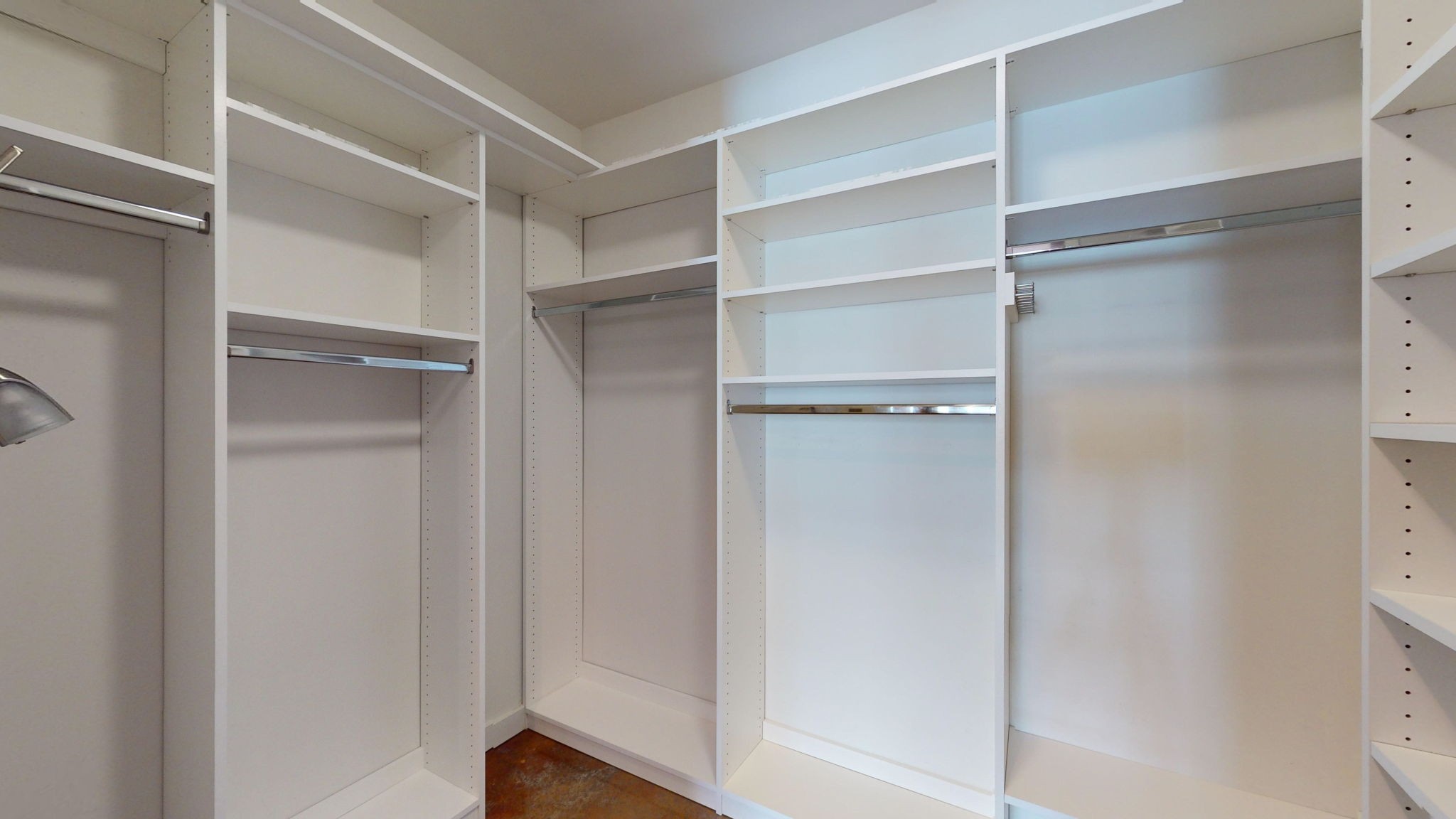 600 12th Ave S Unit: 817