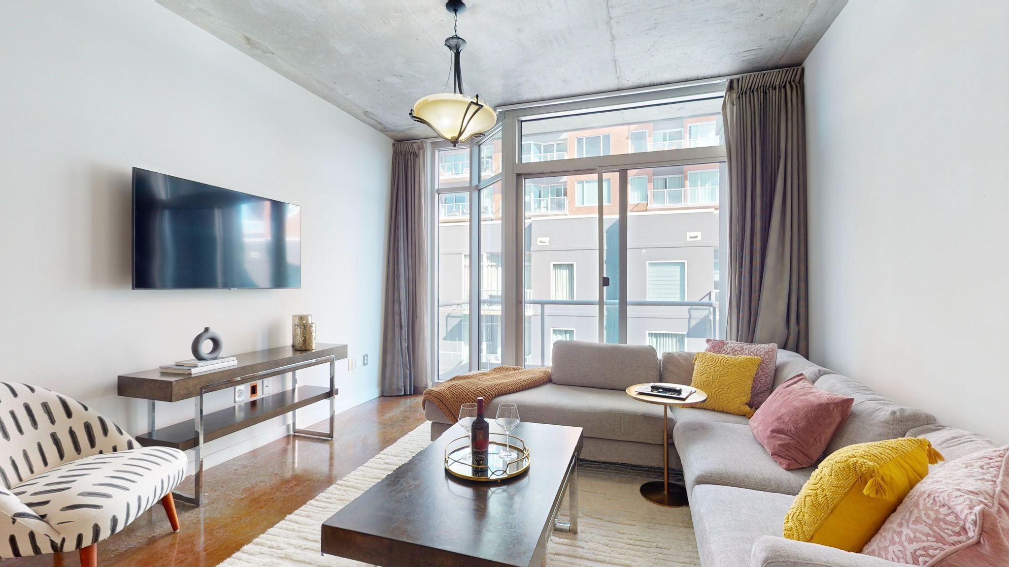 600 12th Ave S Unit: 817