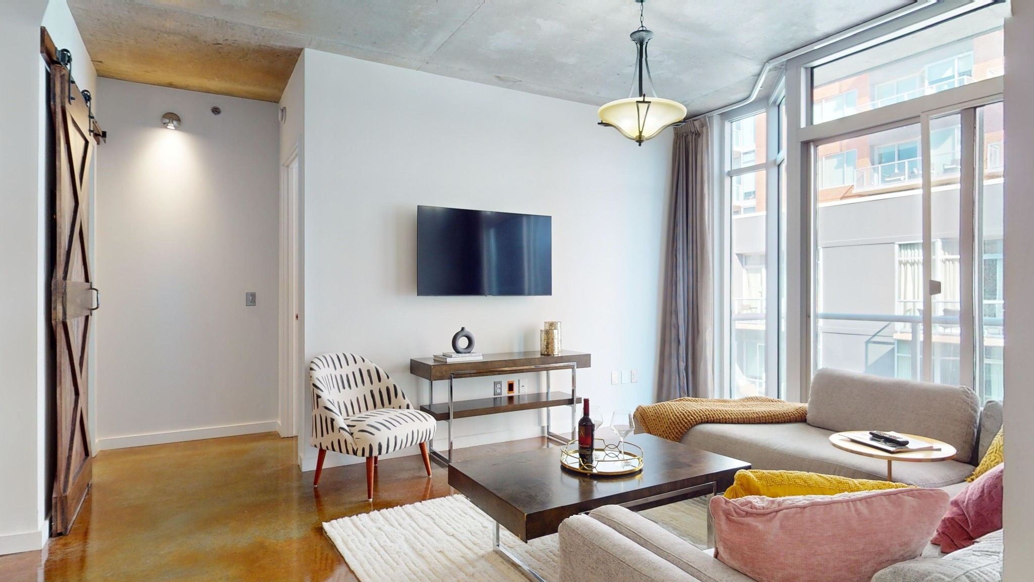 600 12th Ave S Unit: 817