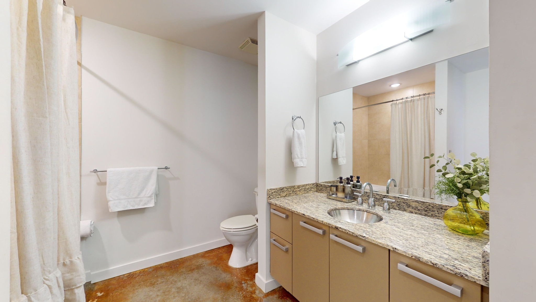 600 12th Ave S Unit: 817
