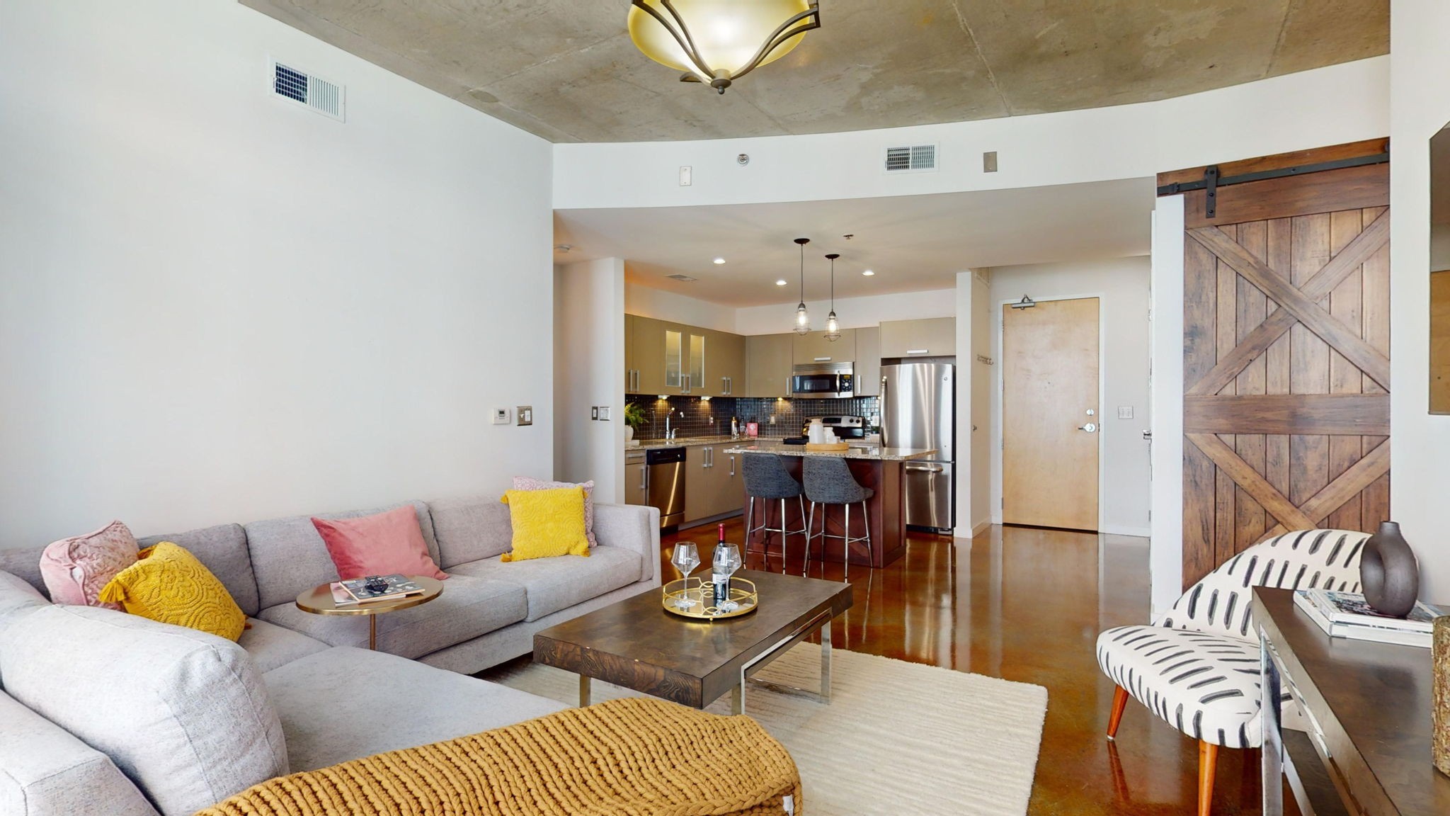 600 12th Ave S Unit: 817