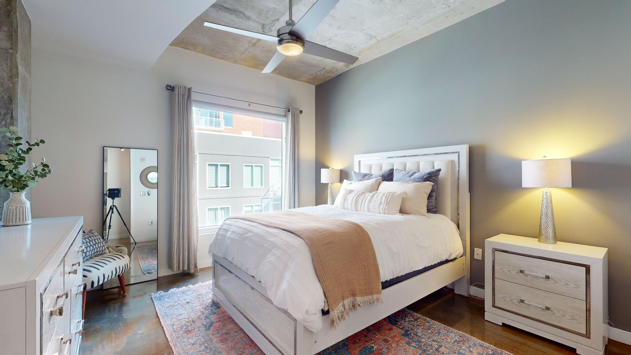 600 12th Ave S Unit: 817
