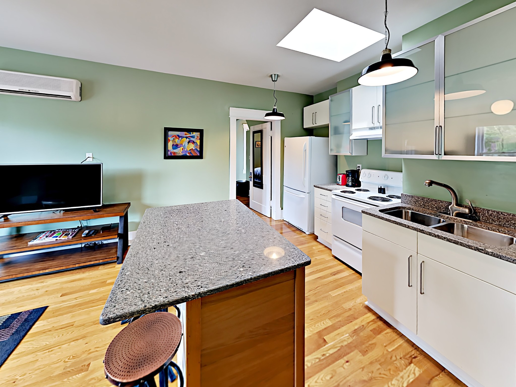 2120 Belmont Blvd Unit: A6