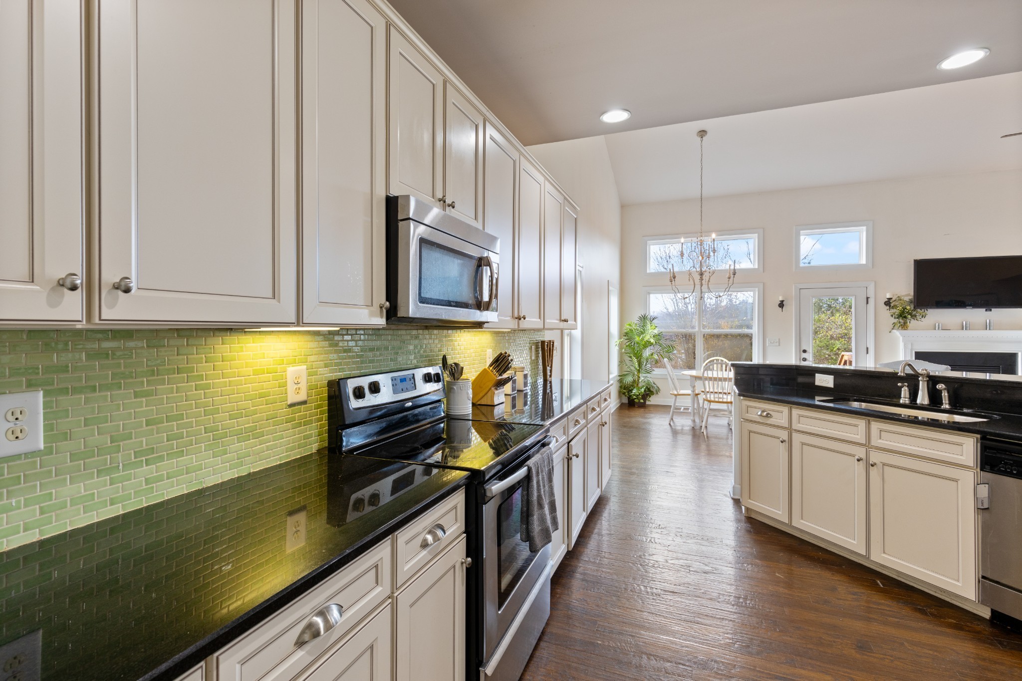 8084 Canonbury Dr