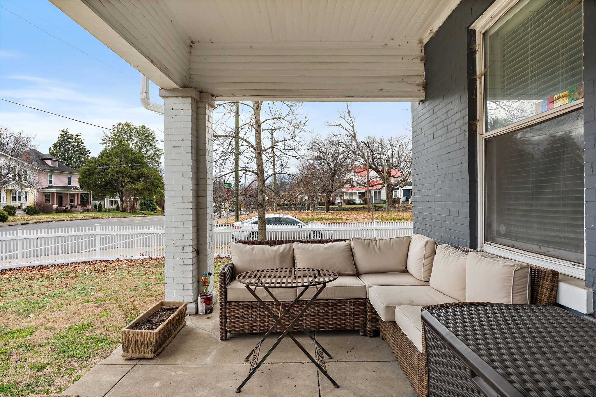 824 S Douglas Ave