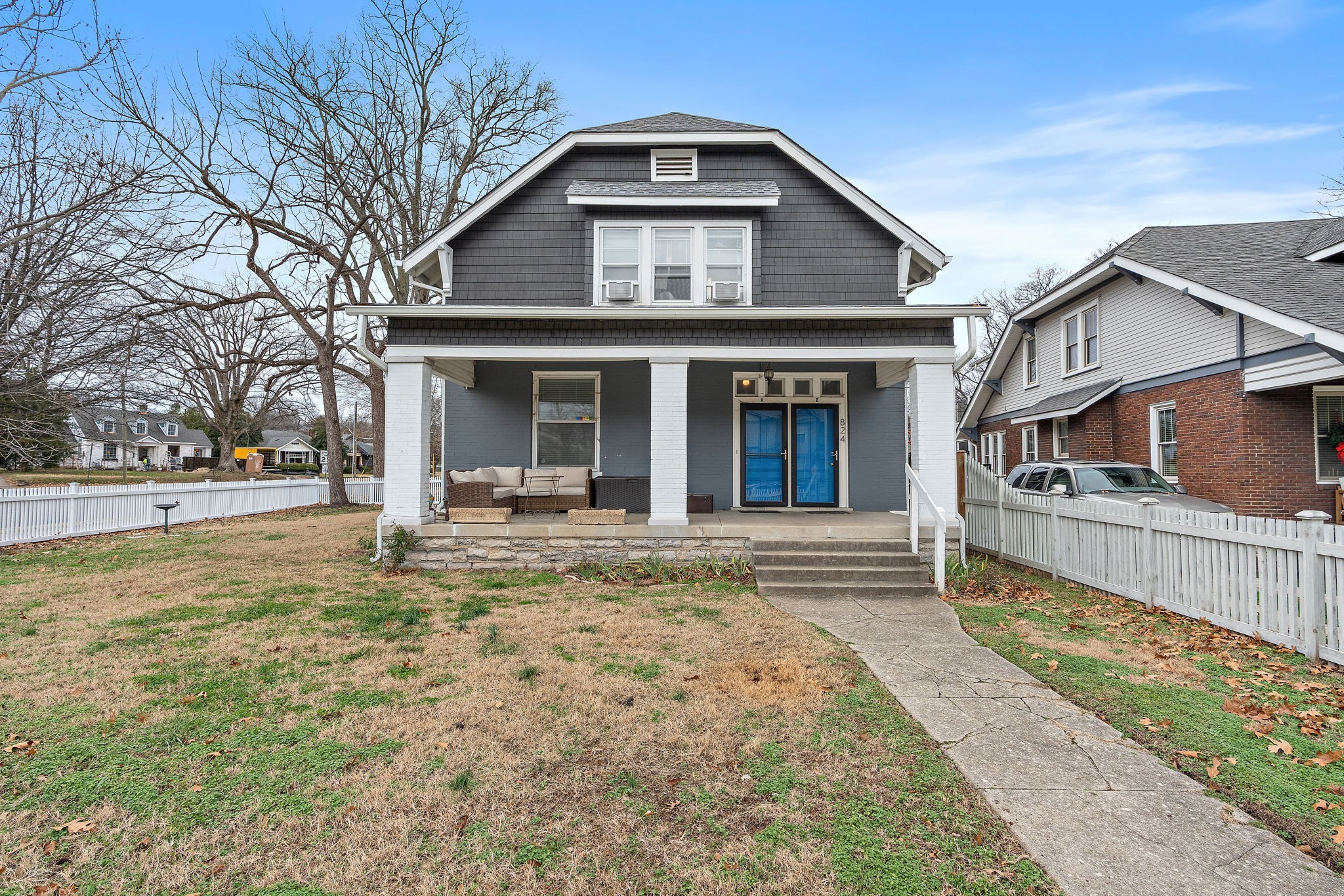 824 S Douglas Ave