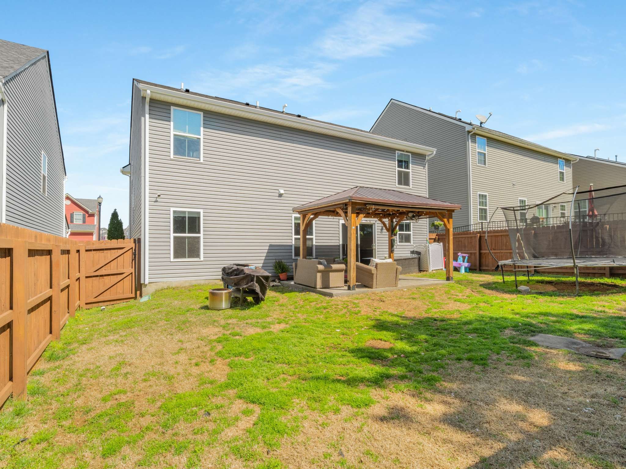 2812 Winterberry Dr