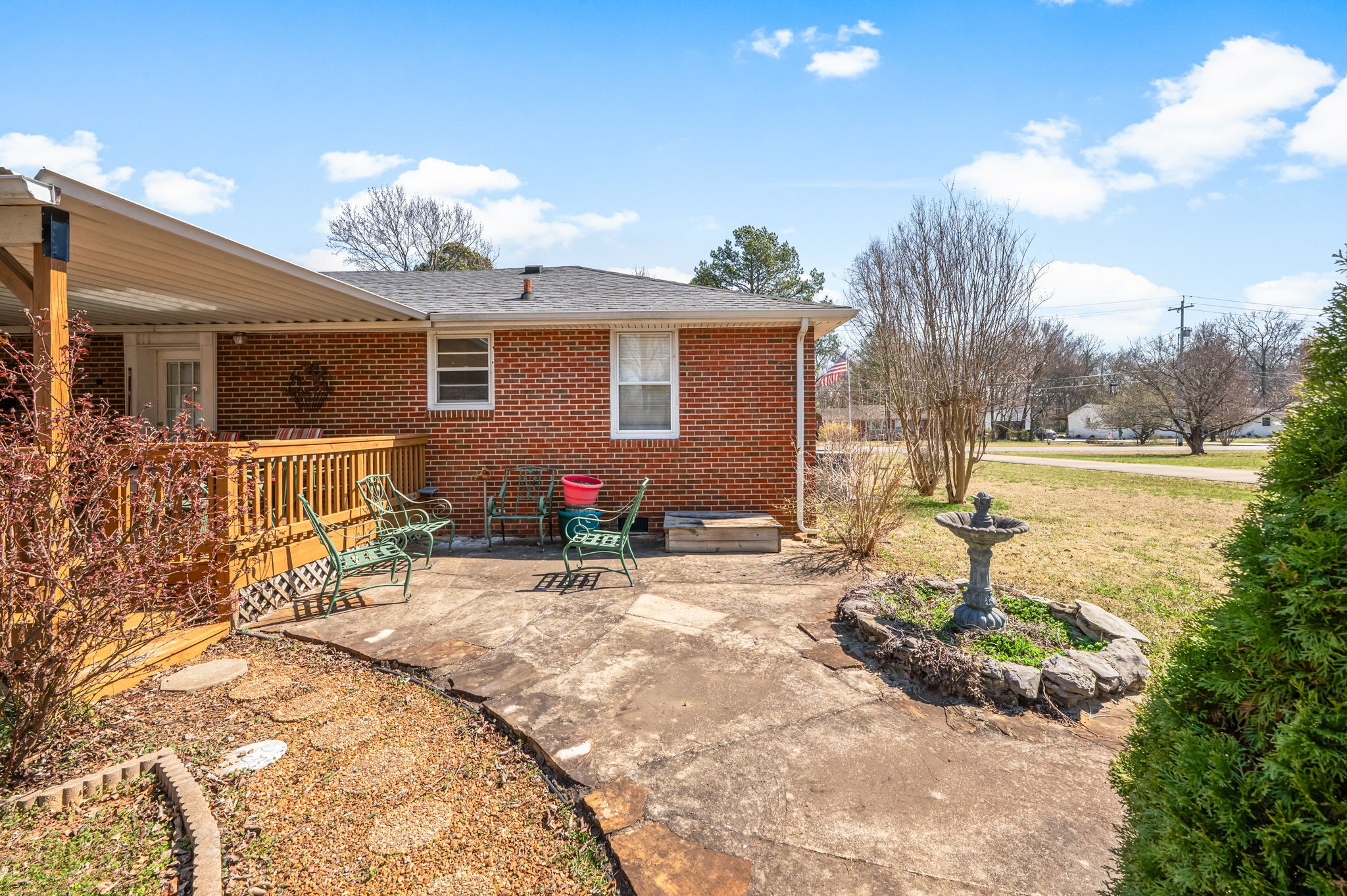 1515 Leaf Ave