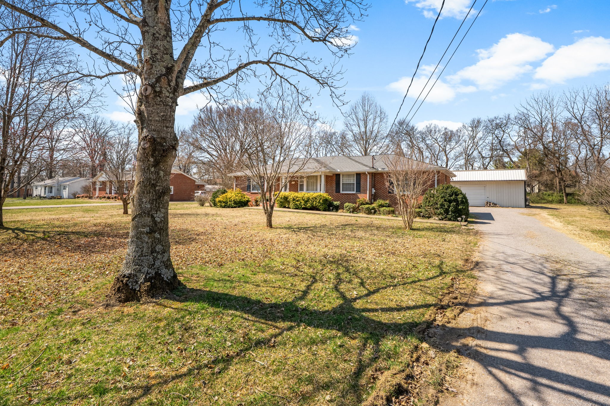 1515 Leaf Ave