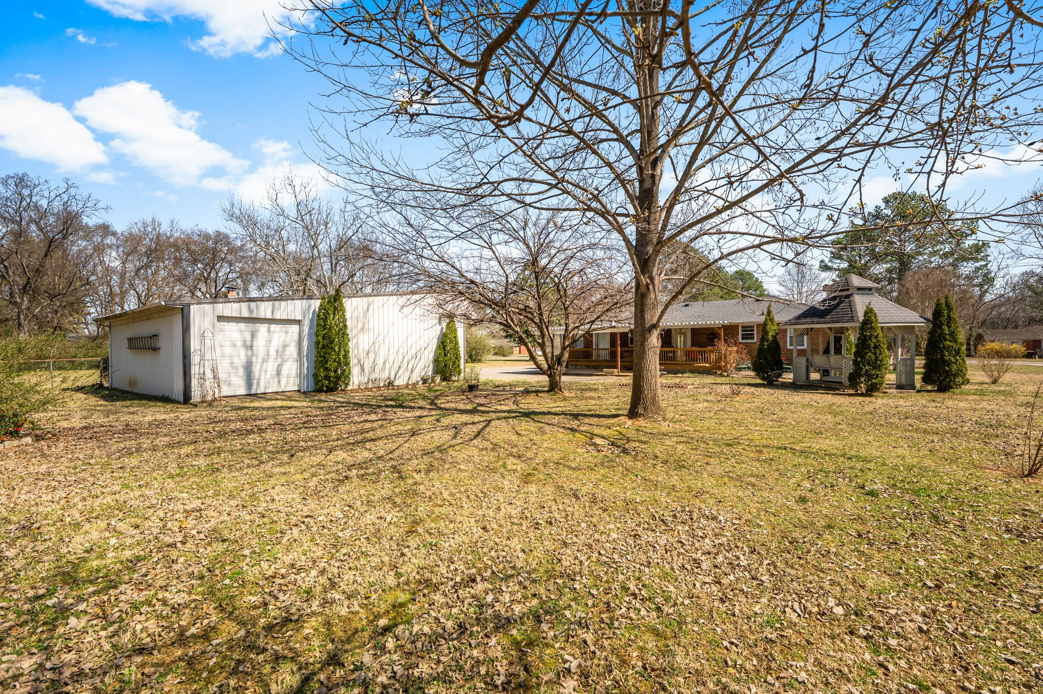 1515 Leaf Ave