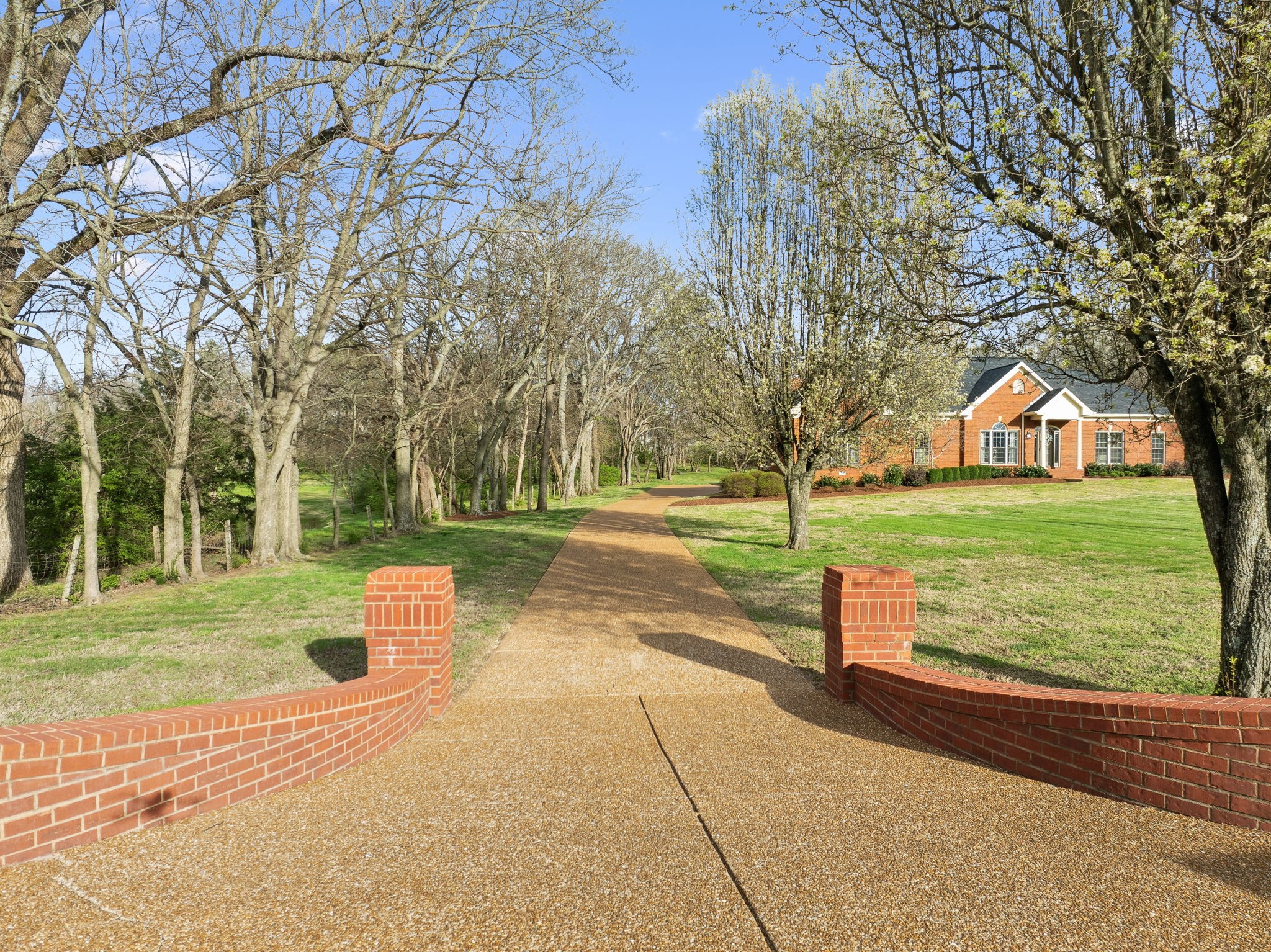 1269 Lewisburg Pike