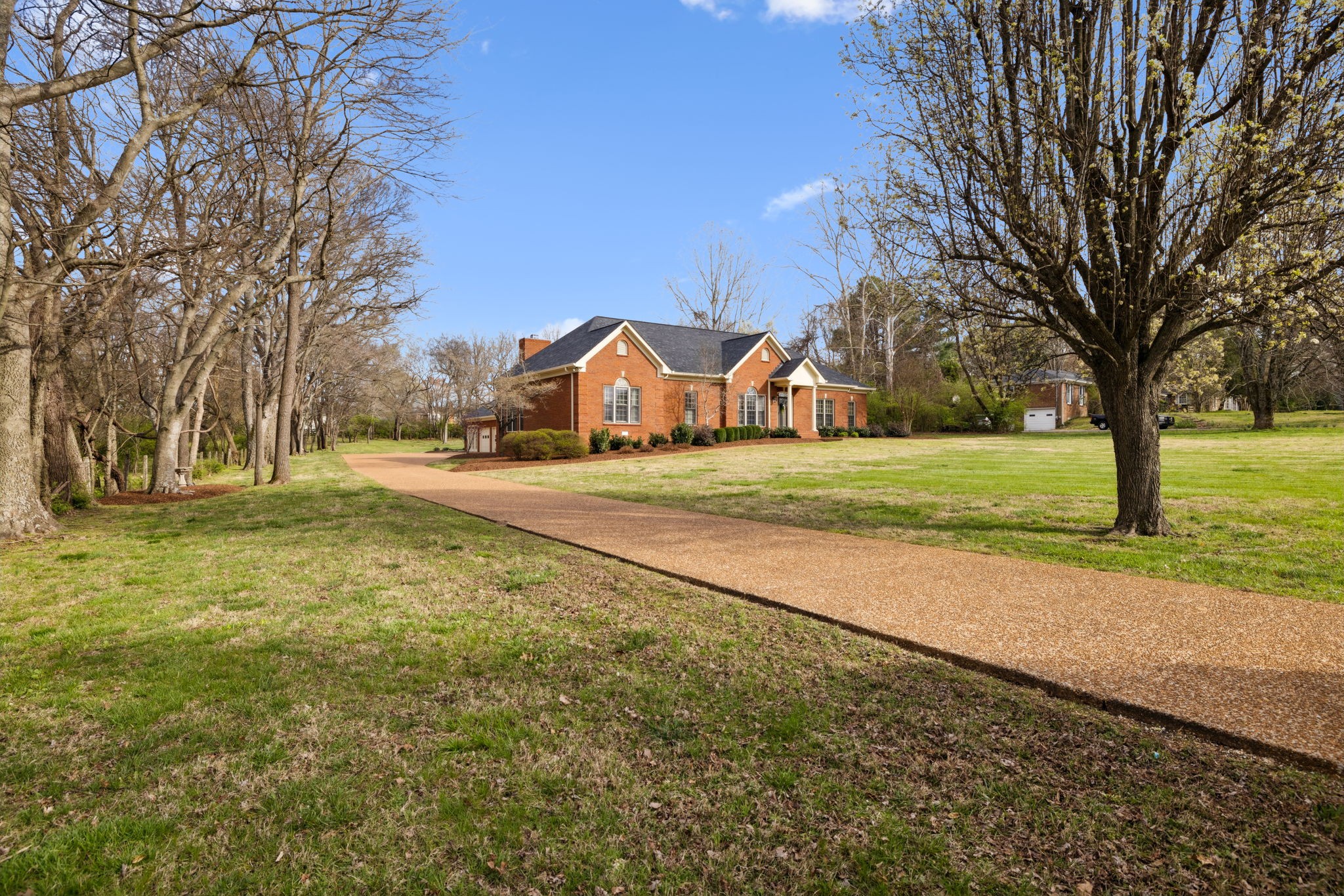 1269 Lewisburg Pike