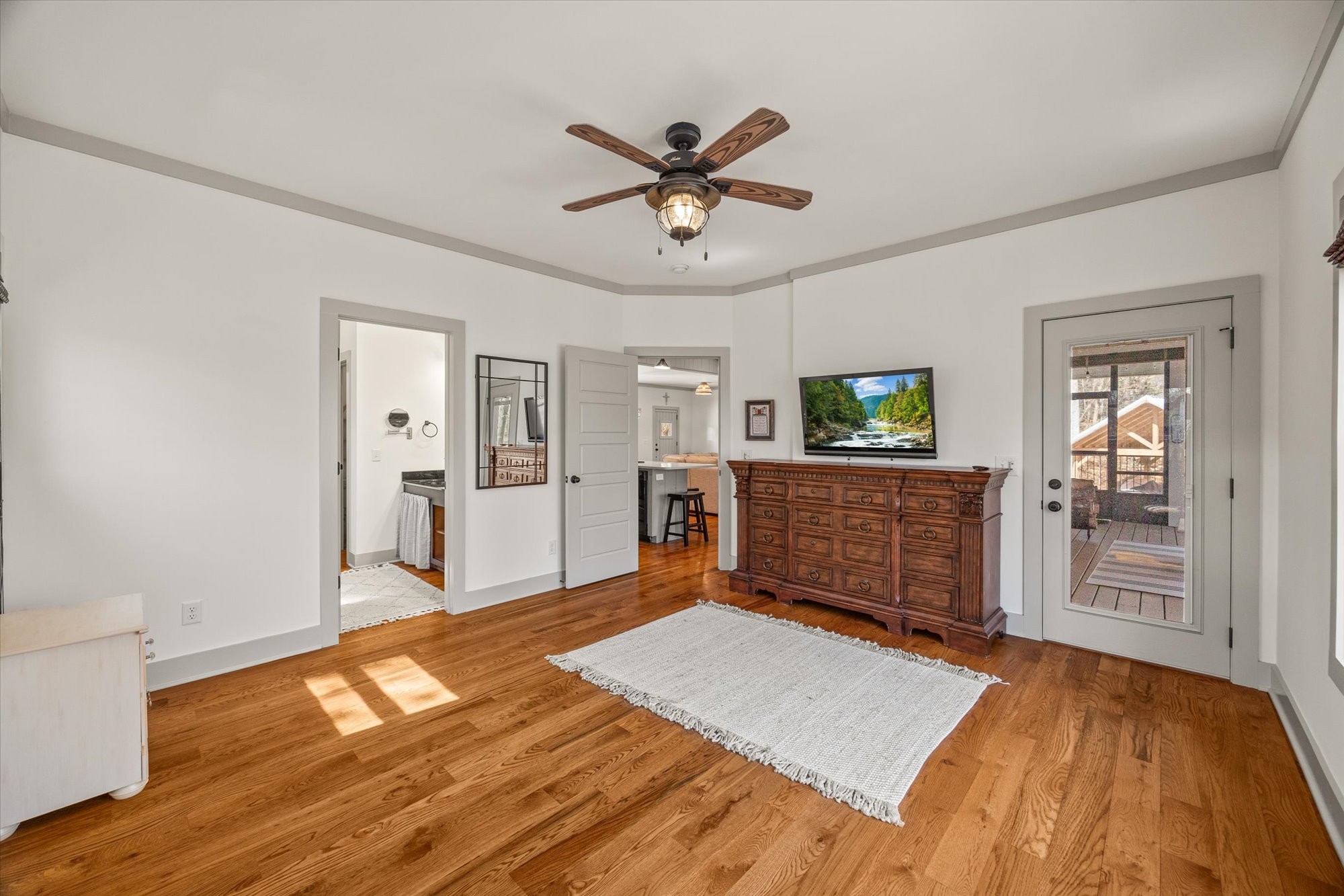 555 Springwood Place