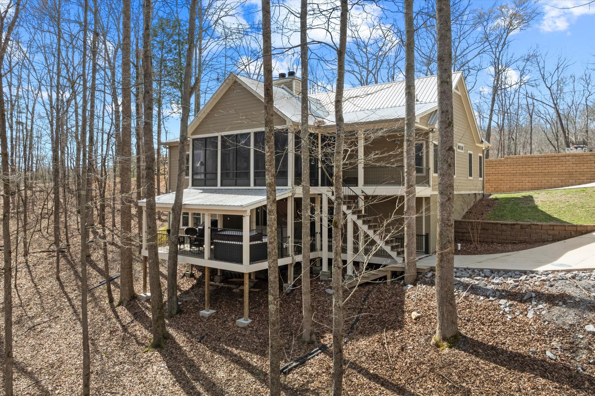 555 Springwood Place
