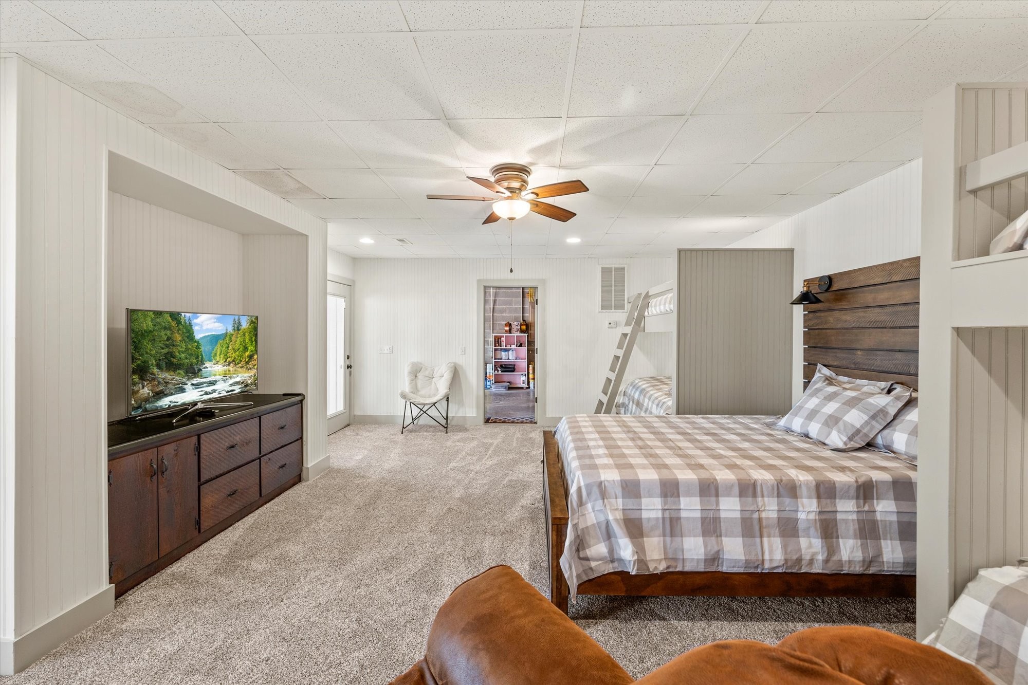 555 Springwood Place