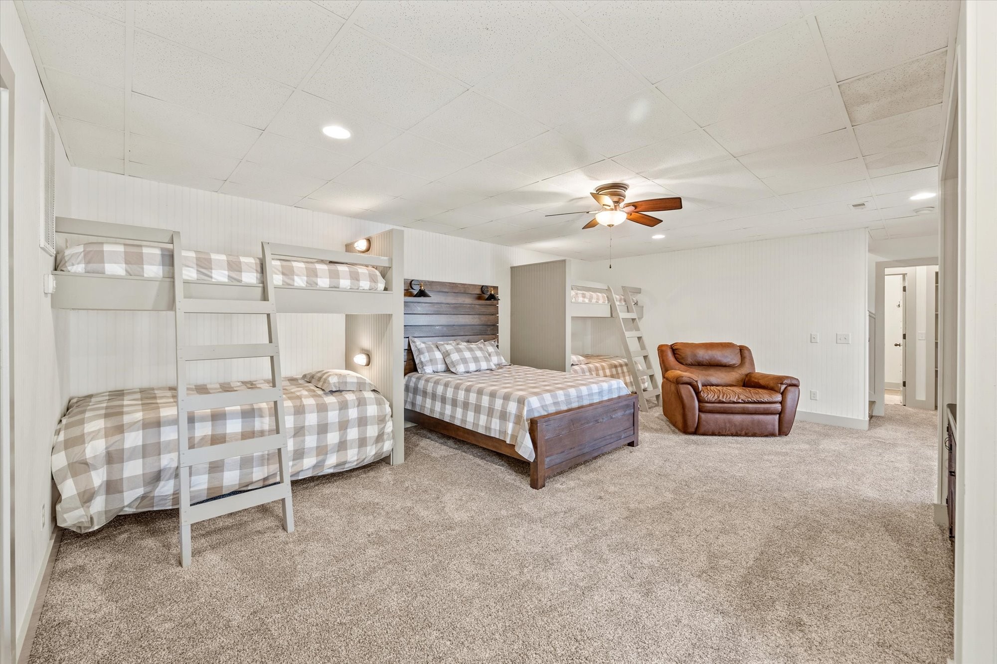 555 Springwood Place