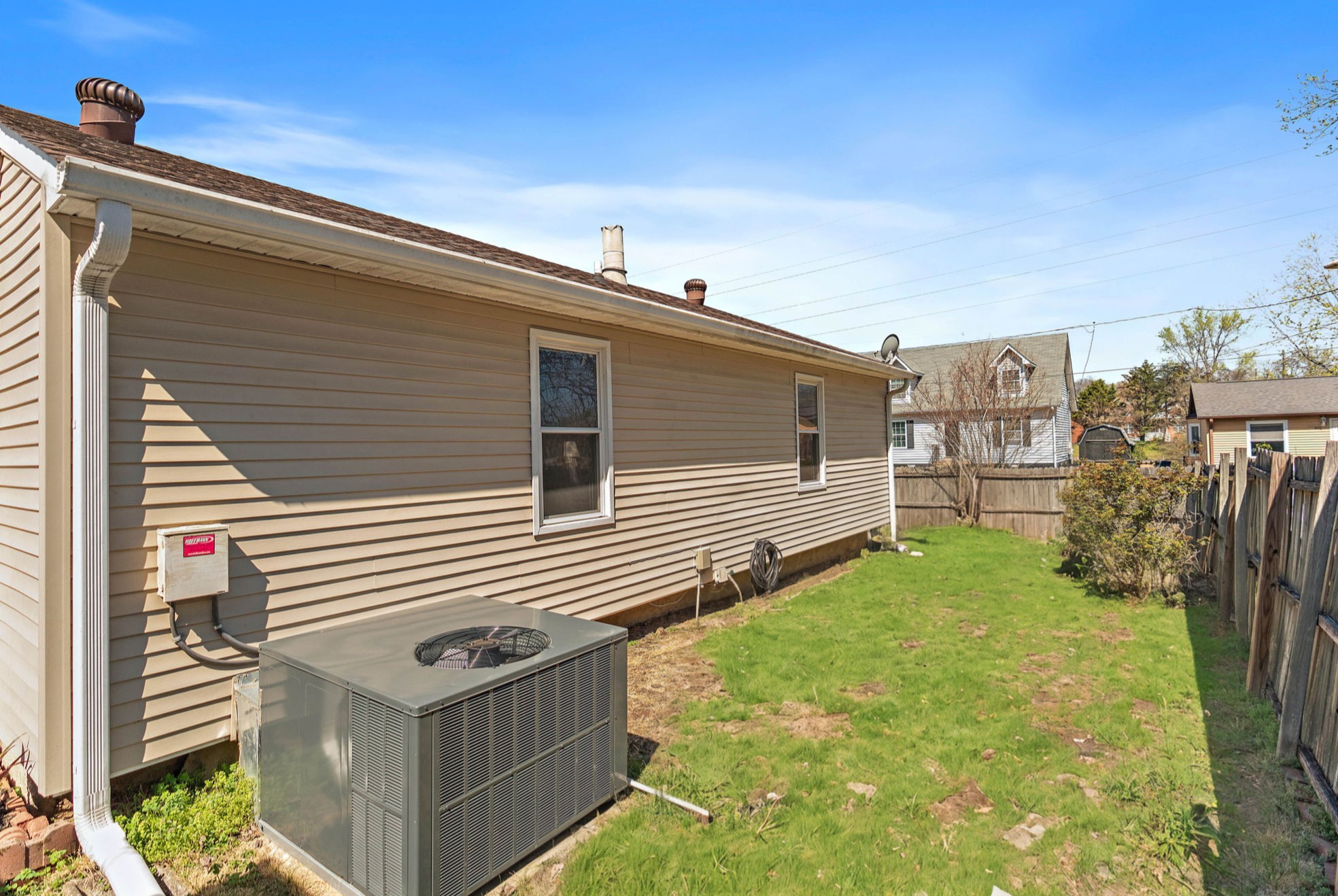 2125 Farley Pl